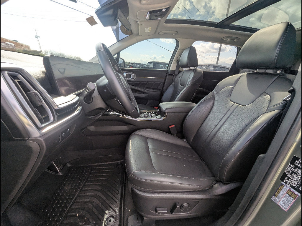 Used 2024 Kia Sorento SX image 20