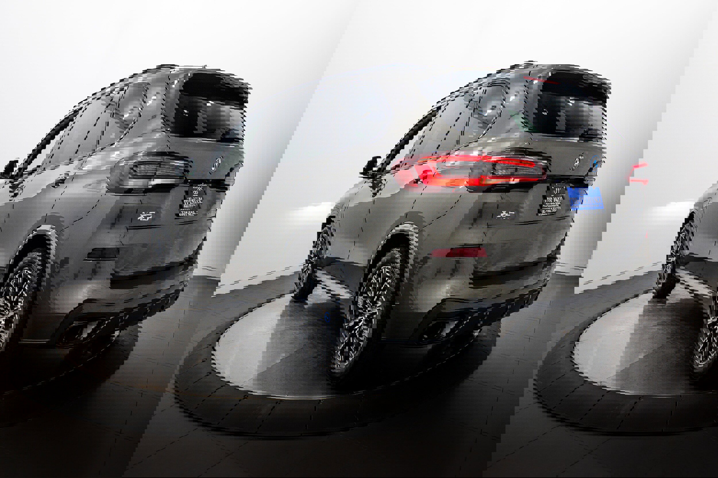 Used 2023 BMW X5 xDrive45e w/ Executive Package image 5