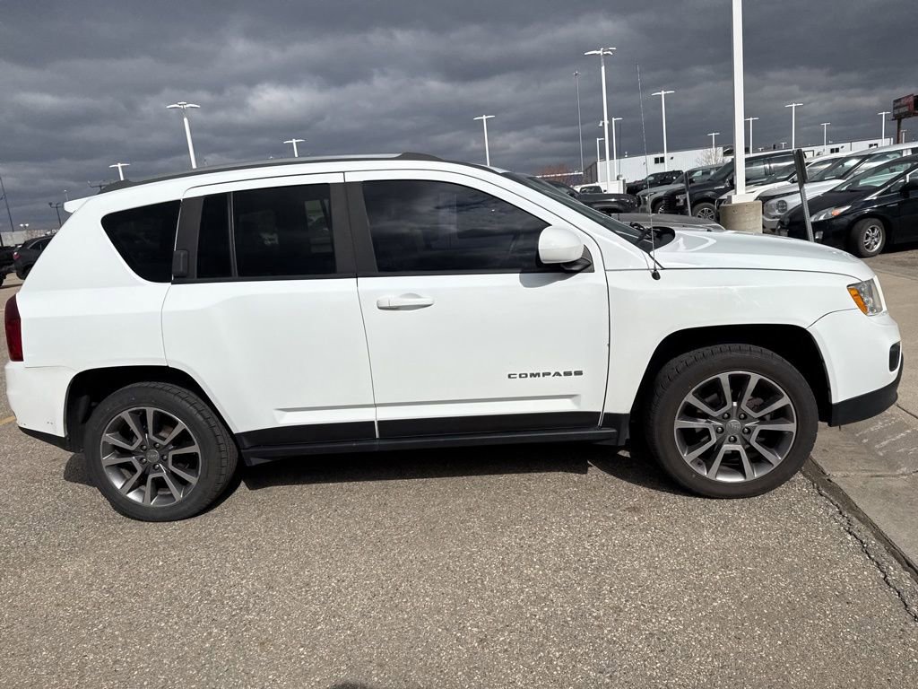 Used 2015 Jeep Compass Limited w/ Sun/Sound Group image 3