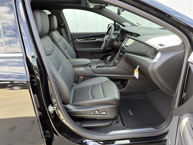 New 2026 Cadillac XT5 Premium Luxury w/ LPO, ONYX Package FWD image 20