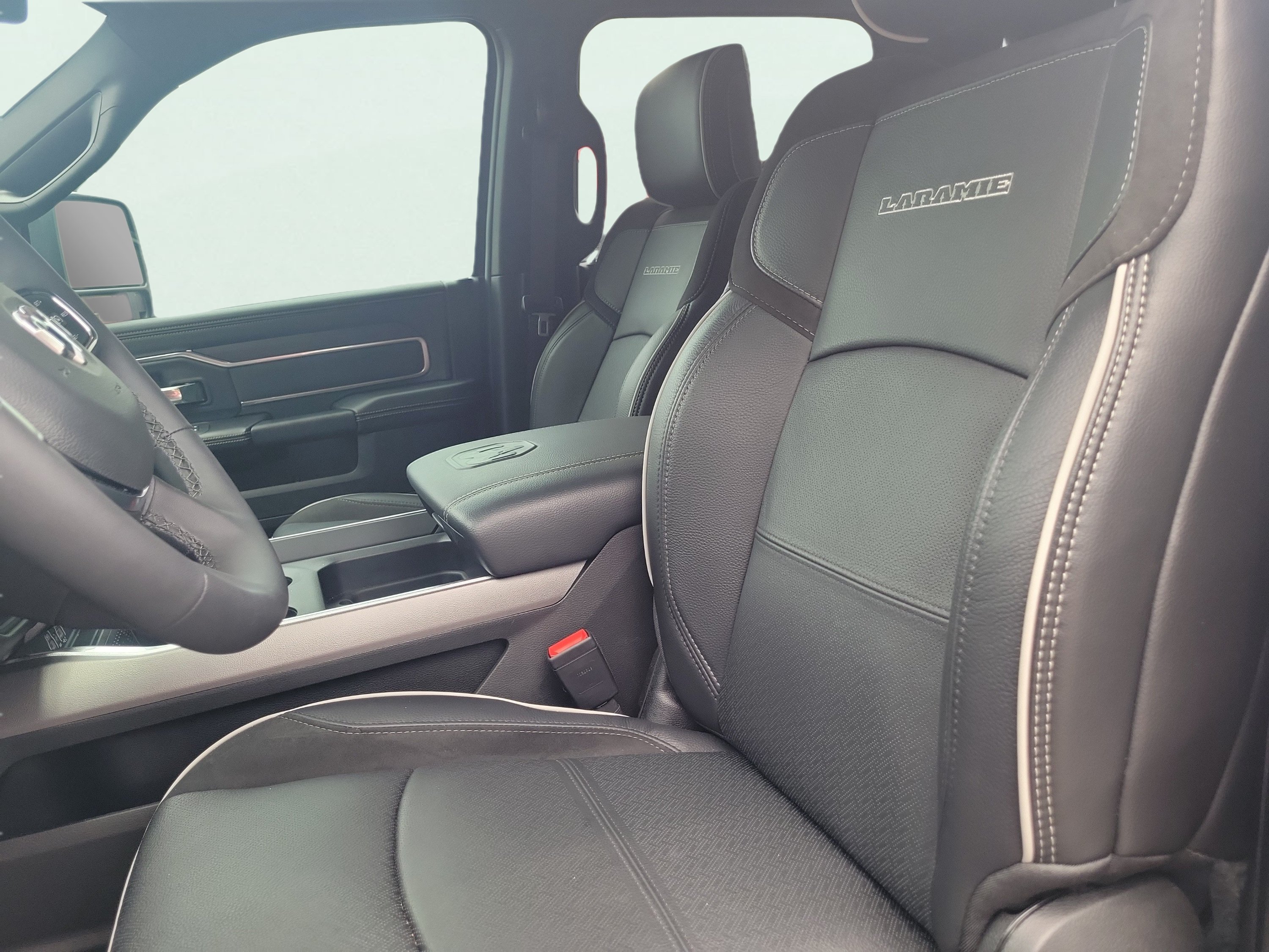 New 2026 RAM 2500 Laramie AWD/4WD image 23