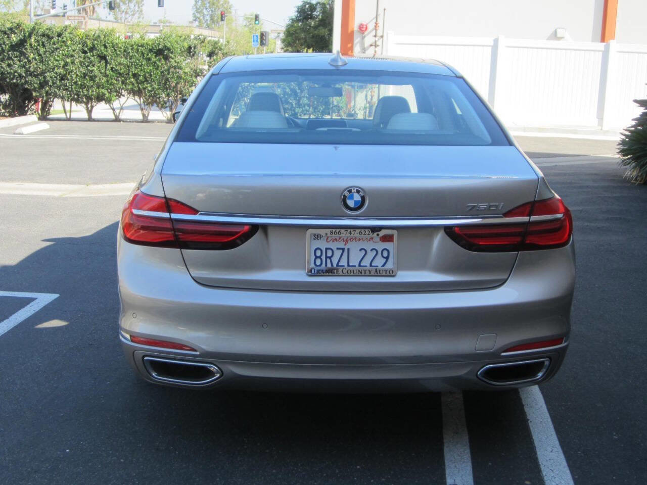 Used 2016 BMW 750i image 3