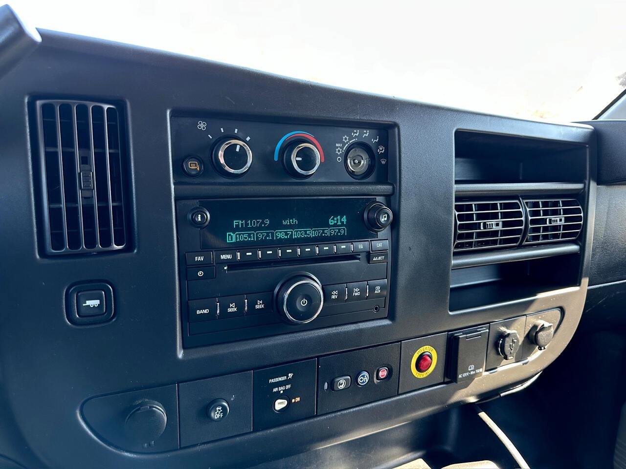 Used 2018 Chevrolet Express 2500 w/ Driver Convenience Package image 29