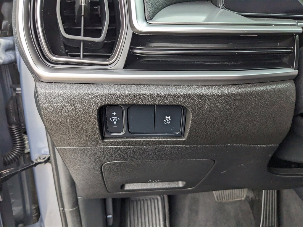 Certified 2024 Kia Sorento LX image 29