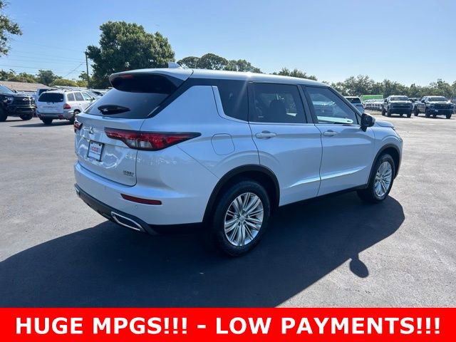 Used 2022 Mitsubishi Outlander ES image 6
