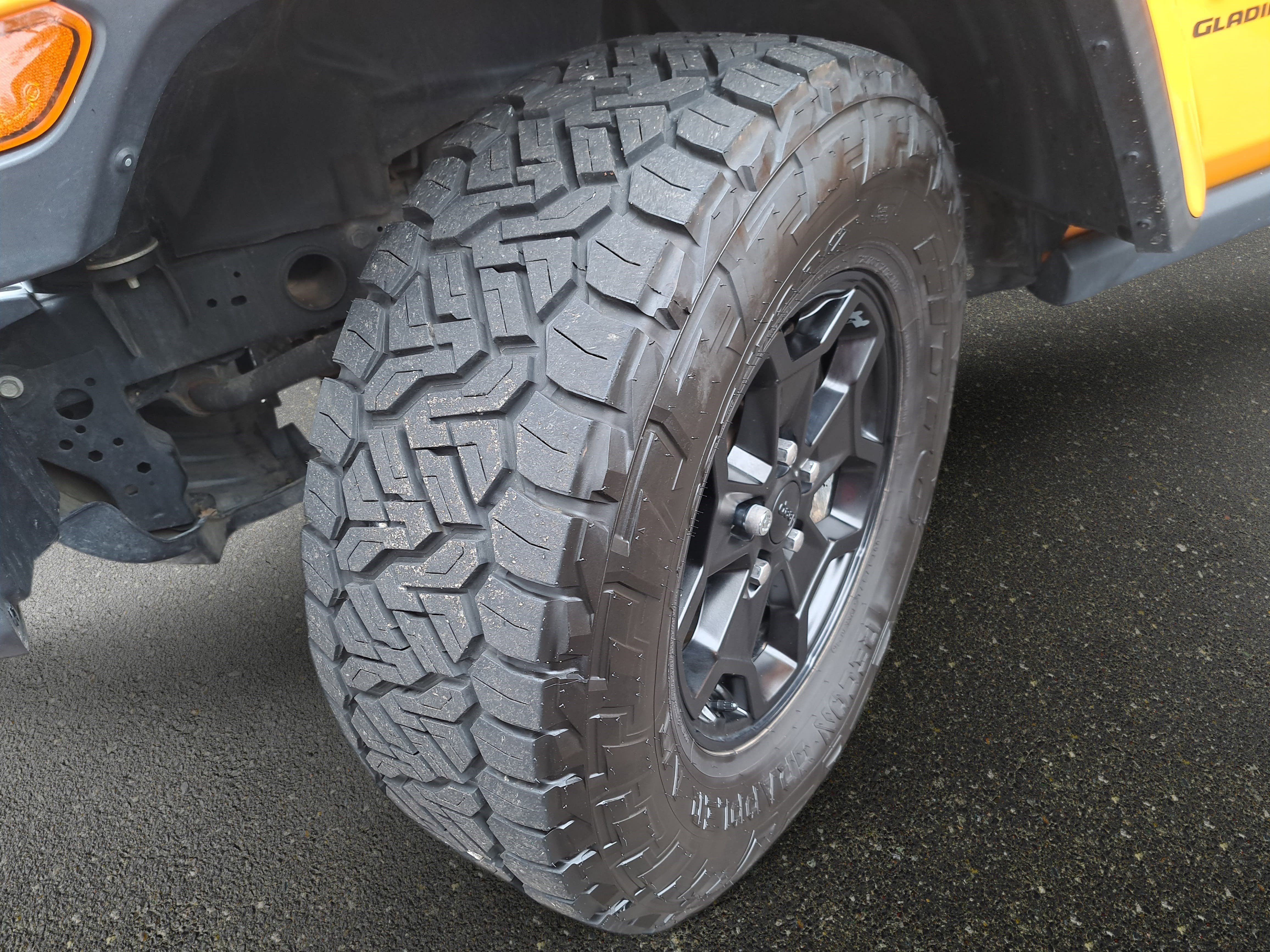 Used 2021 Jeep Gladiator Willys image 29