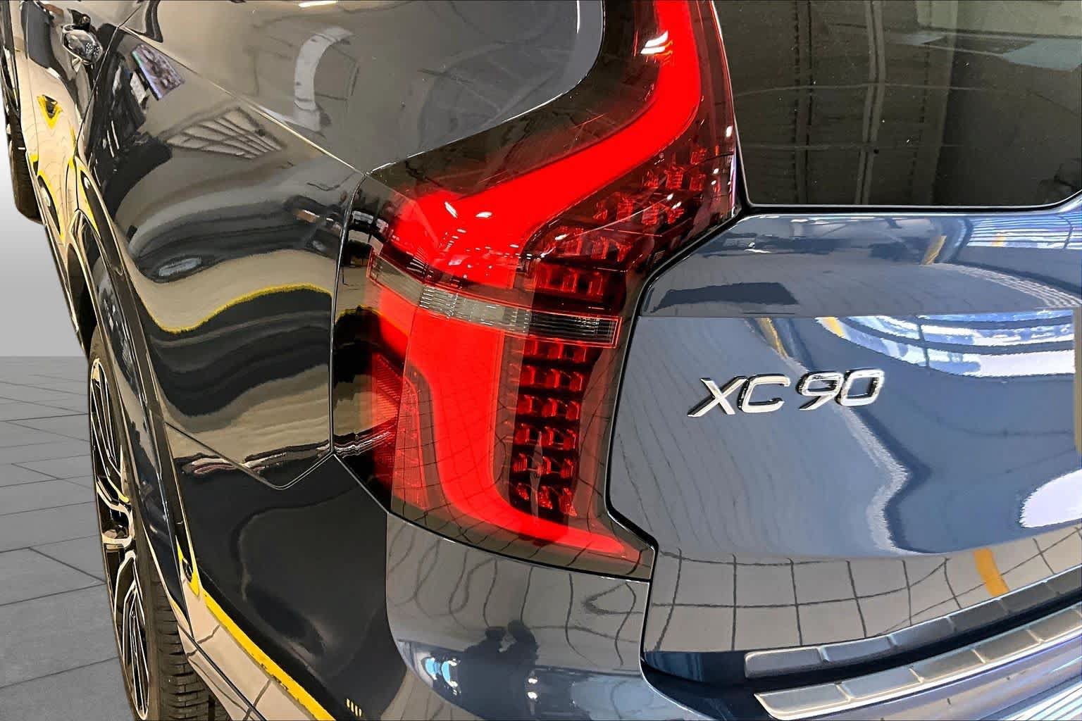 New 2026 Volvo XC90 B6 Plus w/ Protection Package Premier AWD/4WD image 5
