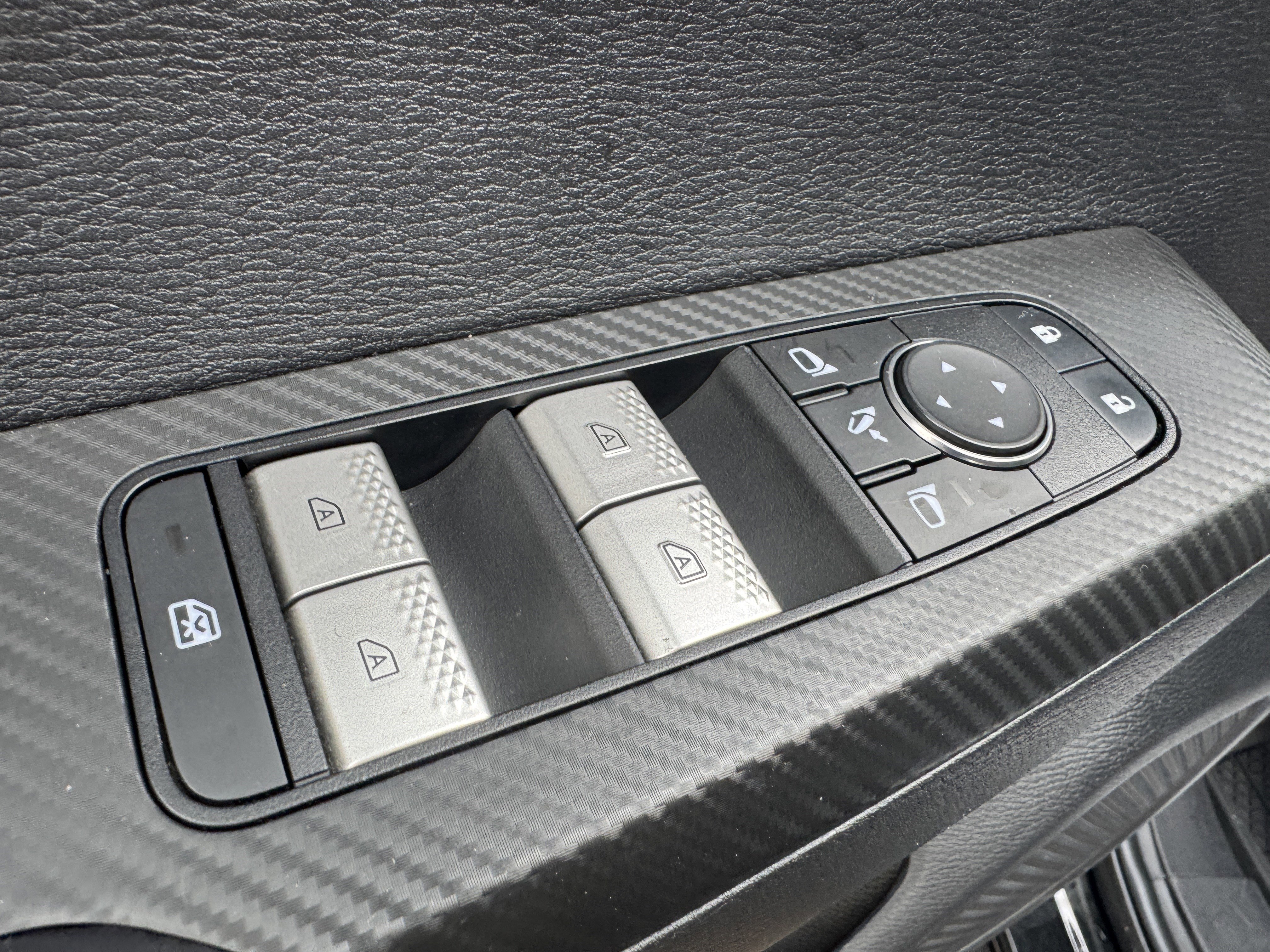 Used 2023 Mitsubishi Outlander SE AWD/4WD image 10