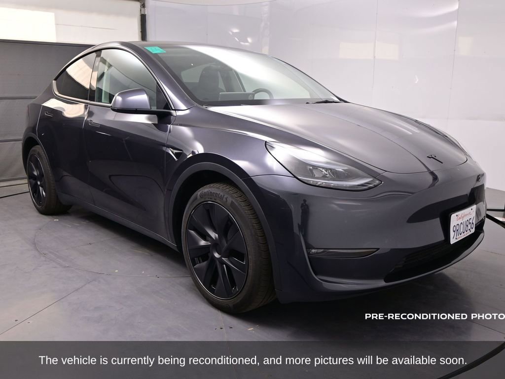 Used 2025 Tesla Model Y Long Range image 2