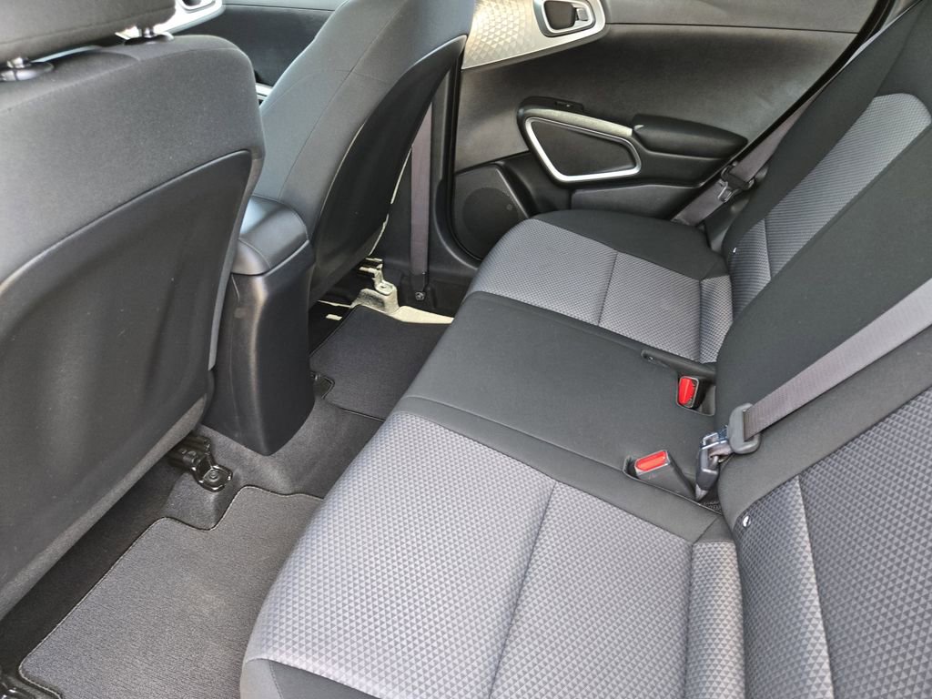 Certified 2025 Kia Soul LX FWD image 29