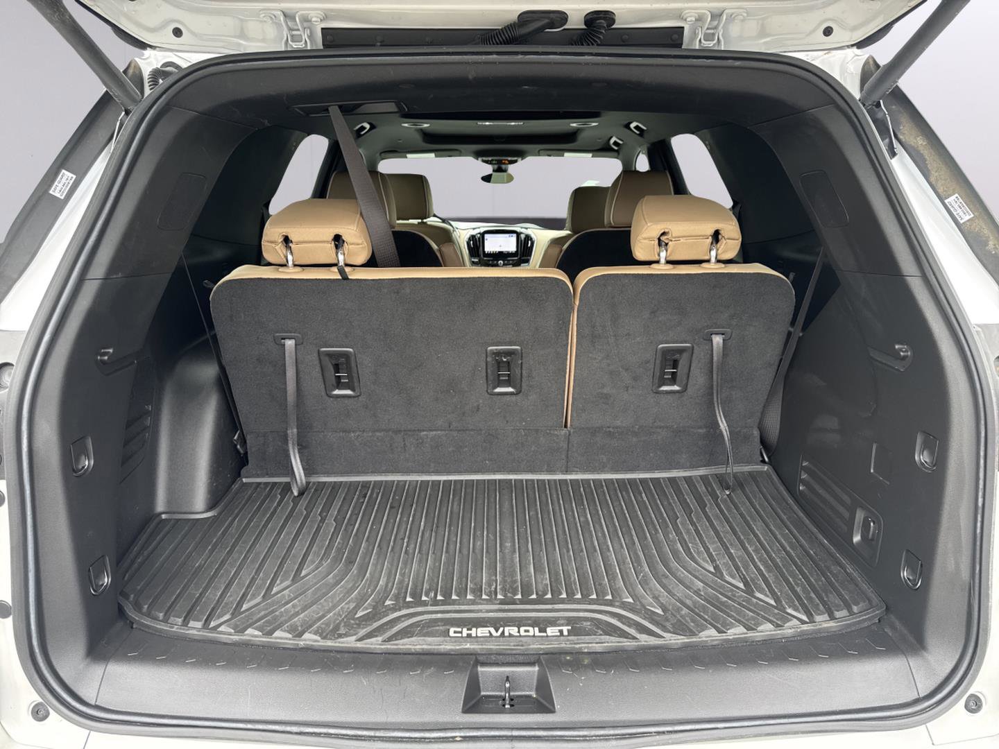 Used 2023 Chevrolet Traverse Premier image 32