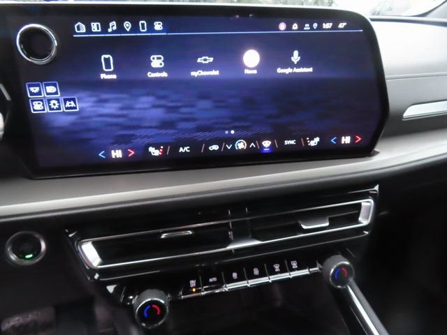 Used 2025 Chevrolet Traverse LT AWD/4WD image 24