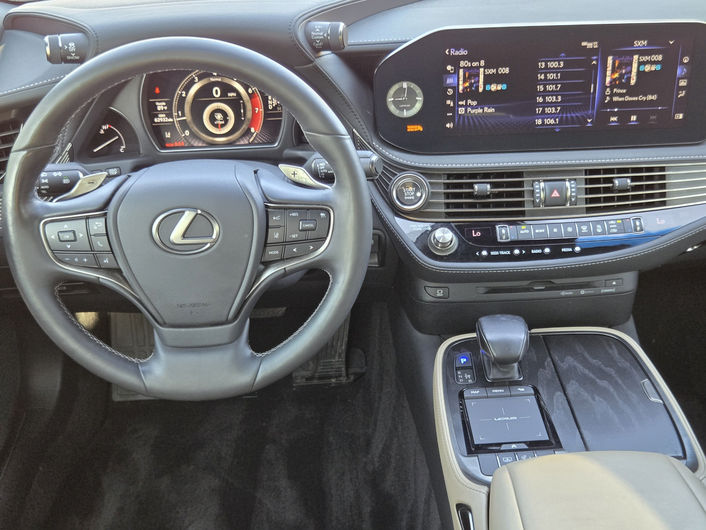 Used 2021 Lexus LS 500 w/ Accessory Package (Z2) RWD image 25