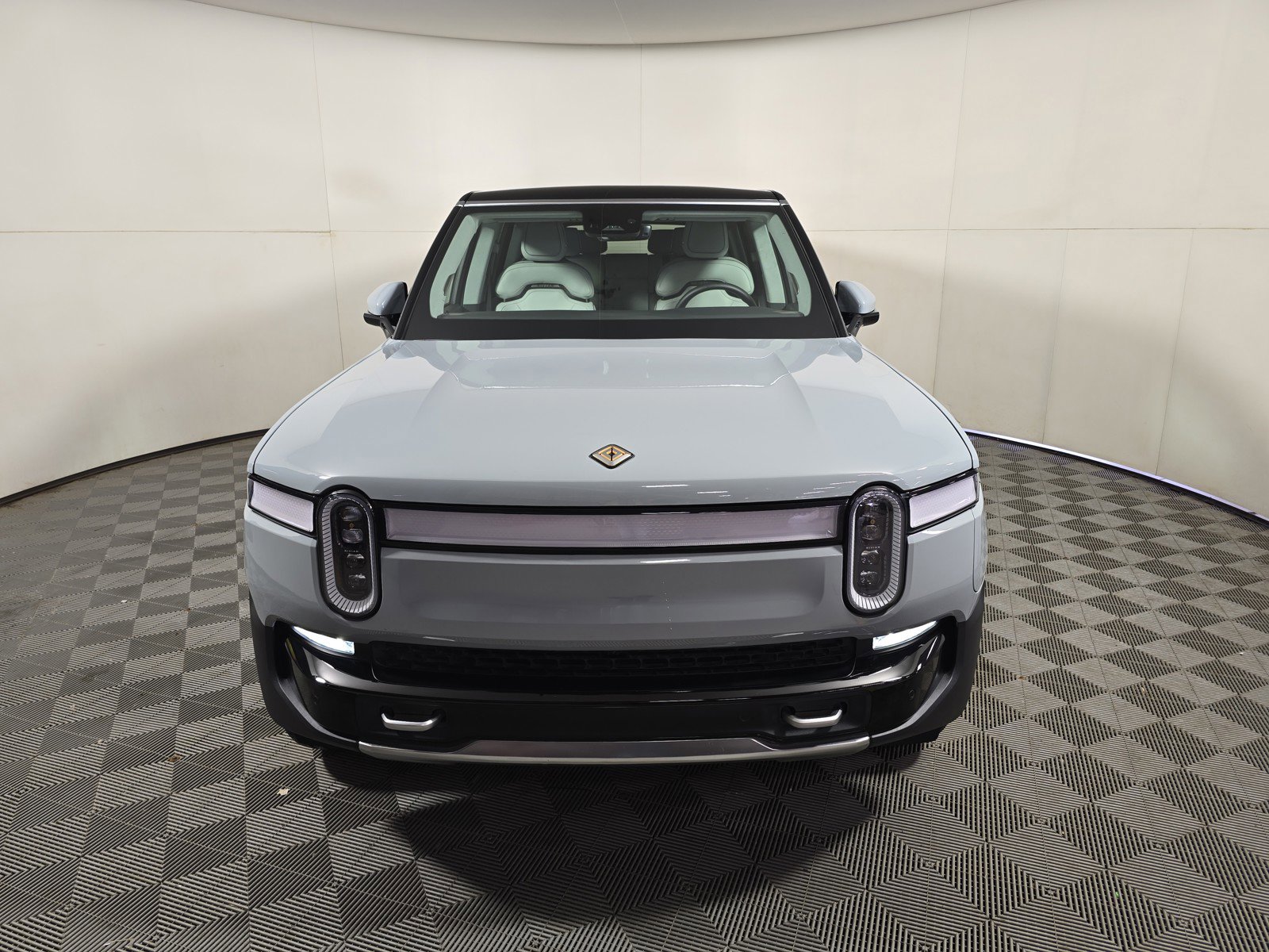 Used 2024 Rivian R1S Adventure AWD/4WD image 8