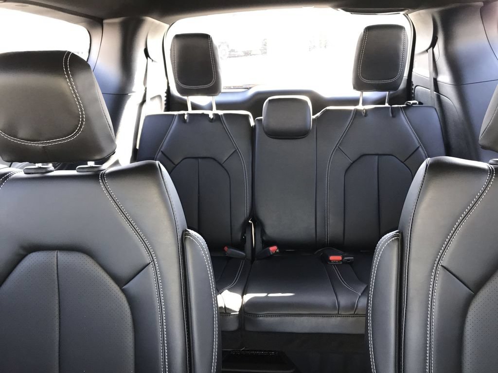 New 2026 Chrysler Pacifica Select FWD image 23