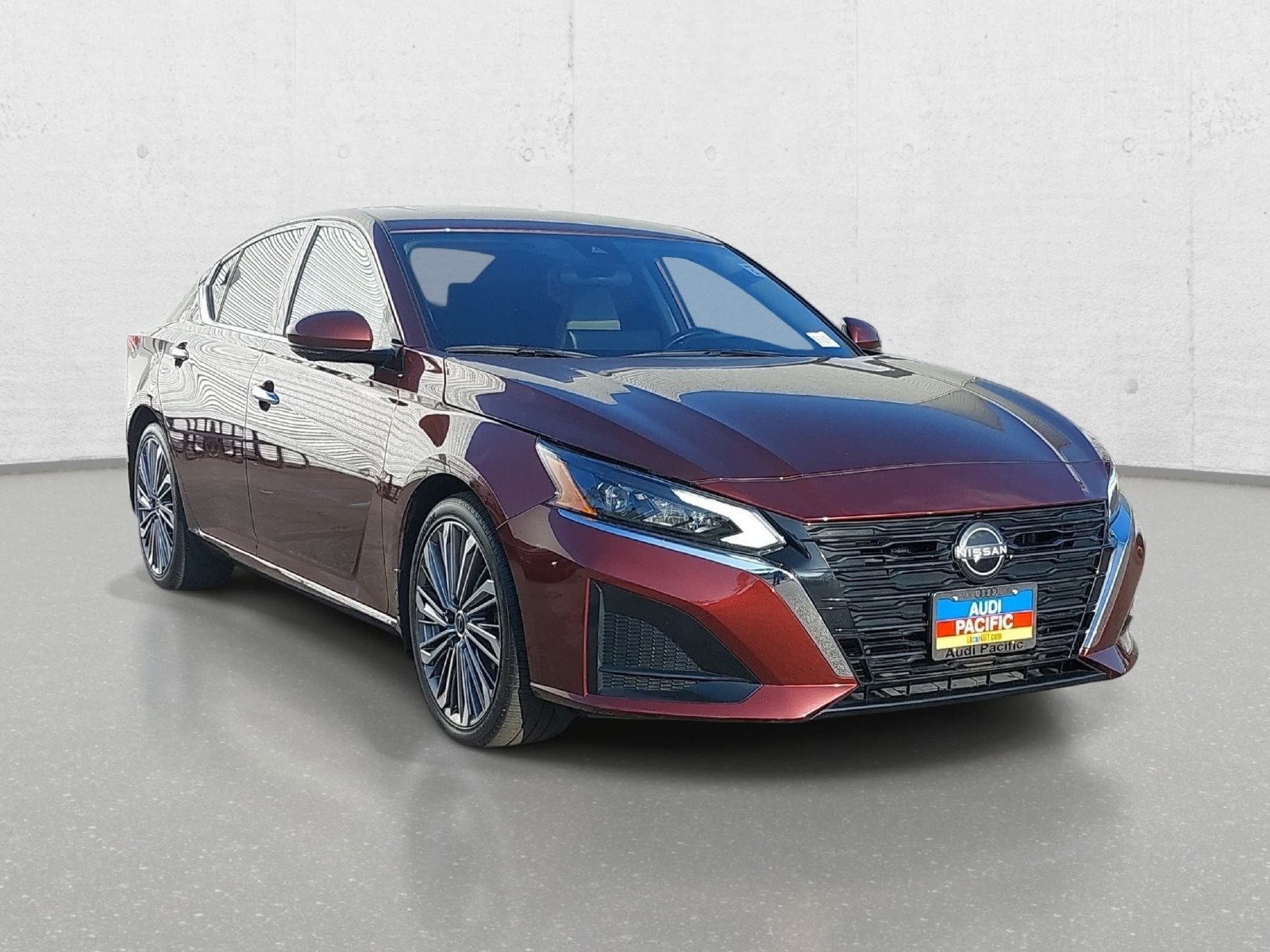 Used 2024 Nissan Altima 2.5 SL FWD image 3