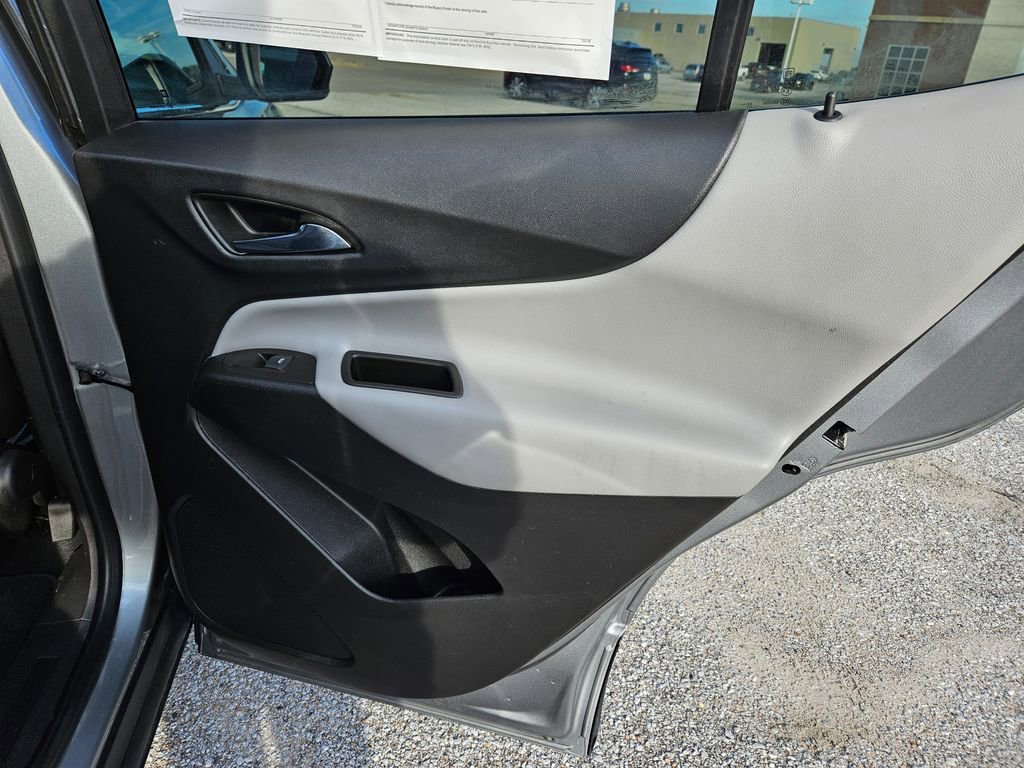 Used 2023 Chevrolet Equinox LT image 29