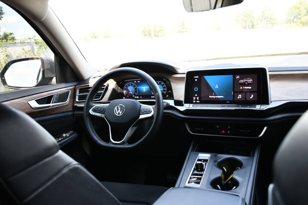 Used 2025 Volkswagen Atlas SE AWD/4WD image 20