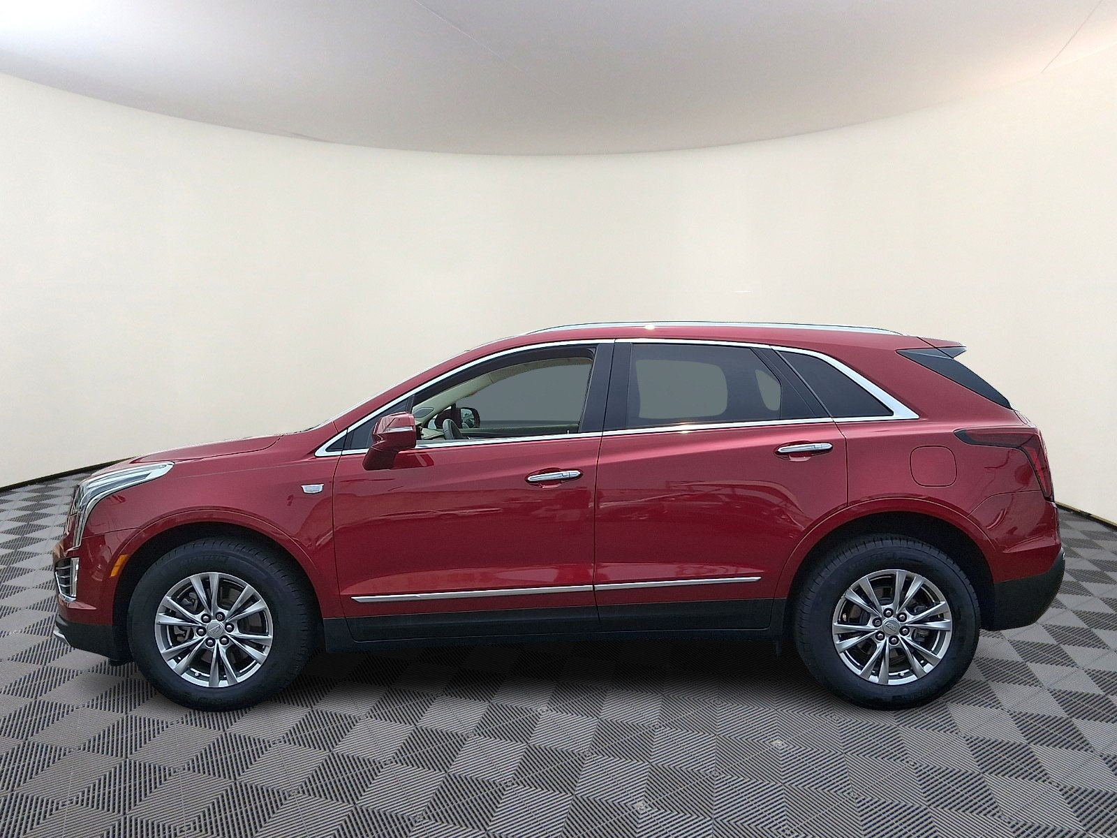 Used 2020 Cadillac XT5 Premium Luxury FWD image 4