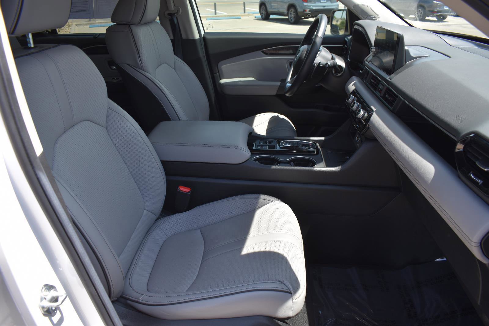 Used 2025 Honda Pilot Elite image 17