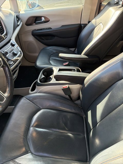 Used 2019 Chrysler Pacifica Touring-L Plus w/ Advanced Safetytec Group image 9