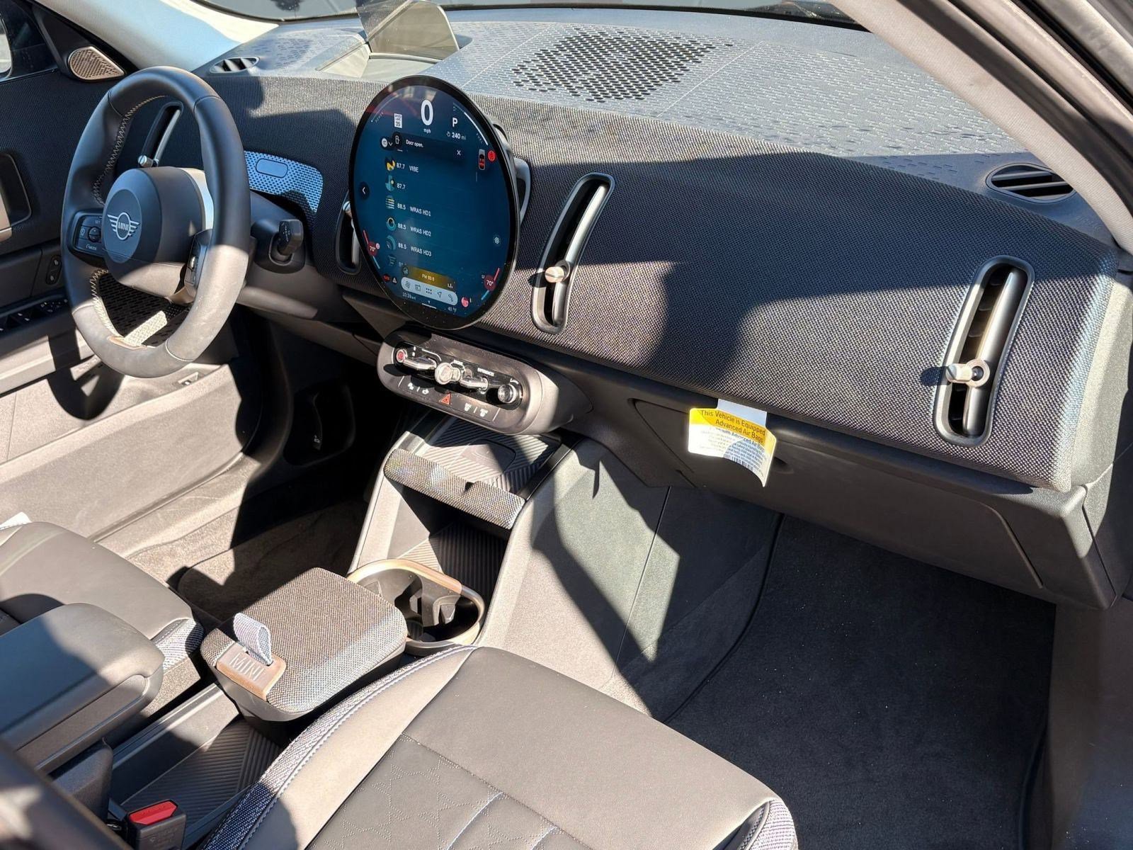 Used 2025 MINI Cooper Countryman S w/ Comfort Package Max image 26