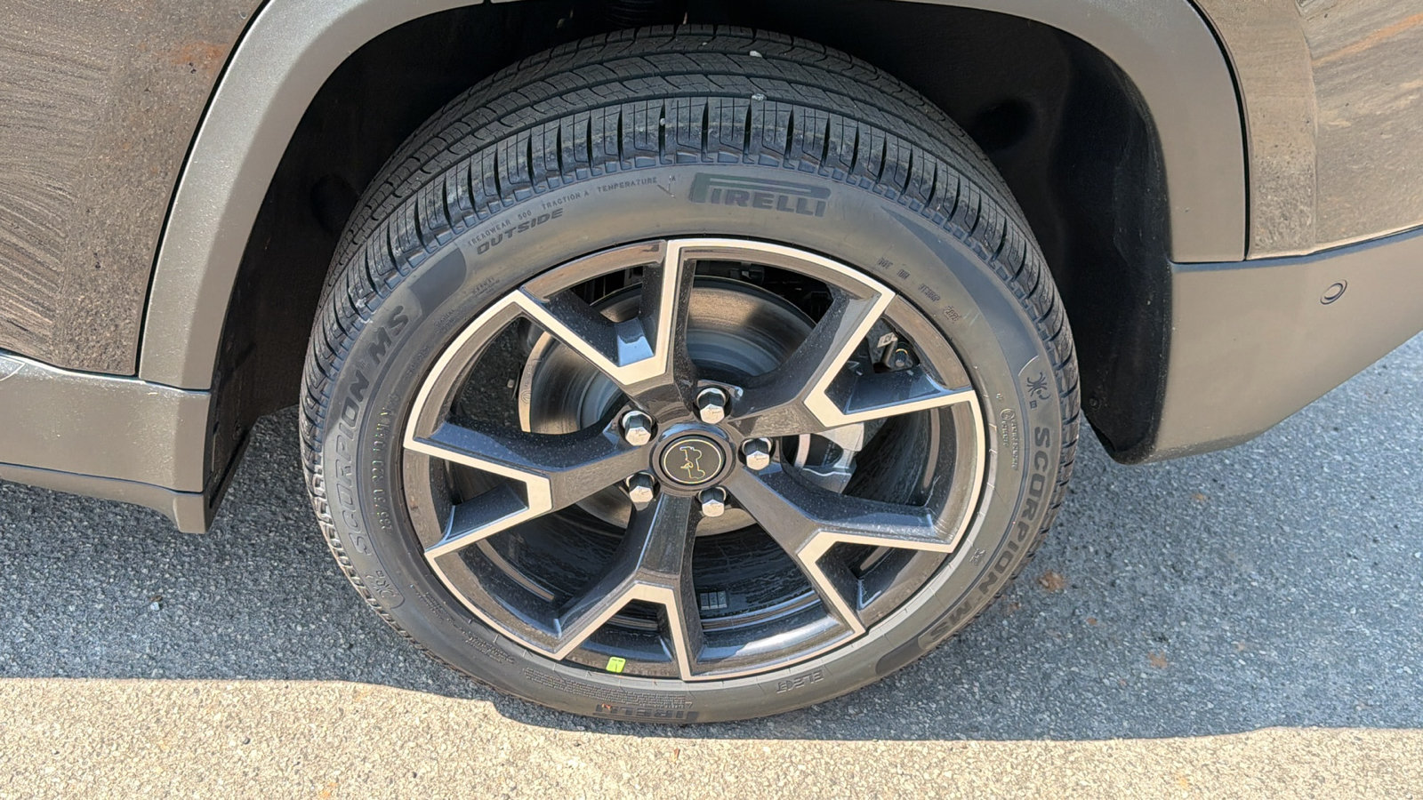New 2026 Jeep Cherokee Overland w/ Trailer Tow Group AWD/4WD image 12