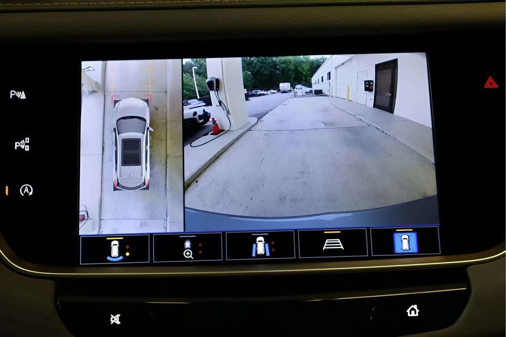 Used 2025 Cadillac XT5 Premium Luxury w/ Technology Package FWD image 30