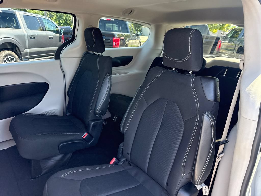 Used 2023 Chrysler Voyager LX FWD image 25