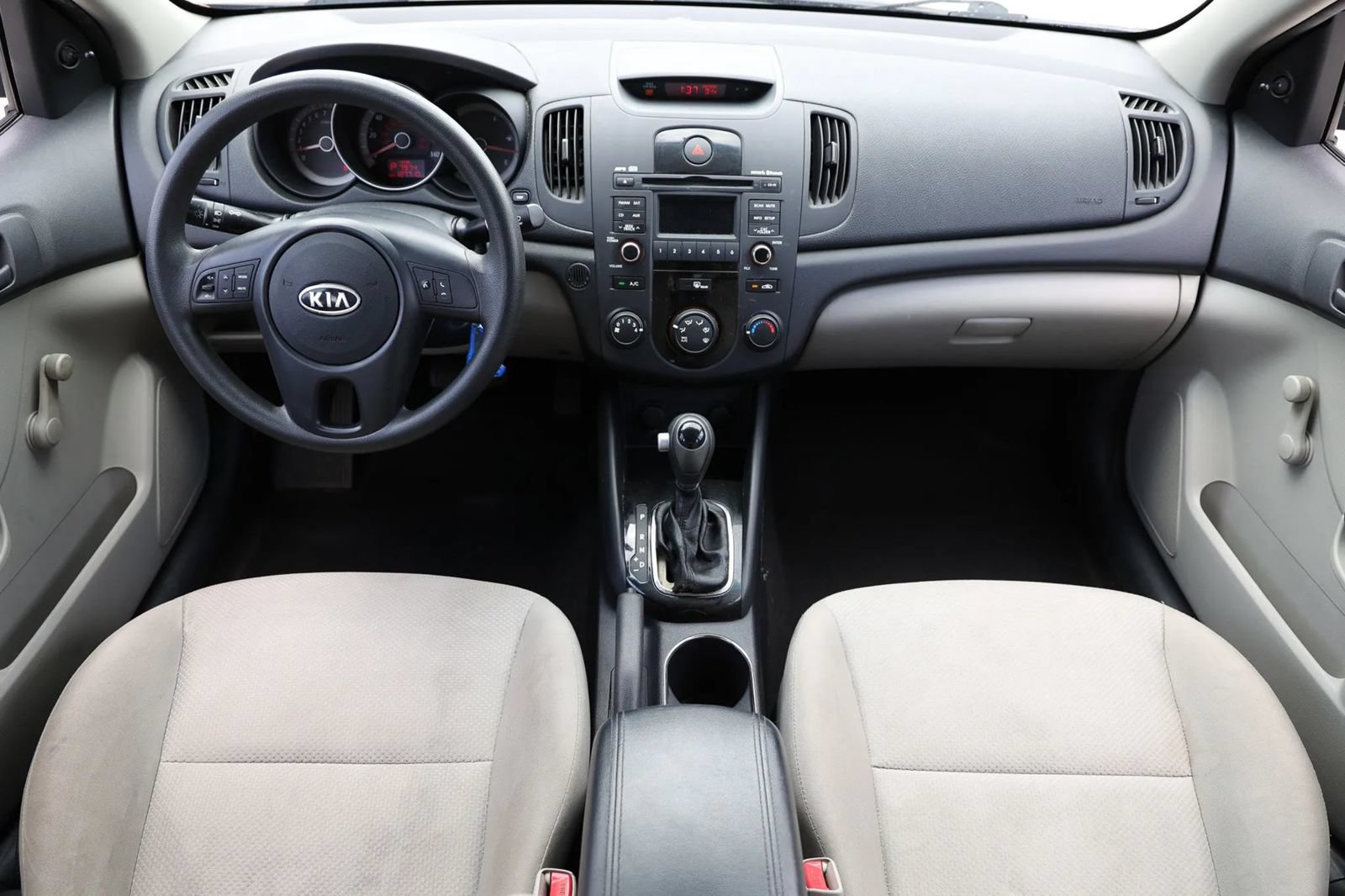 Used 2012 Kia Forte LX FWD image 2