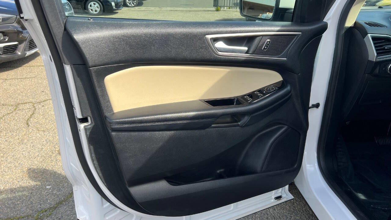 Used 2018 Ford Edge SEL w/ Equipment Group 201A image 29