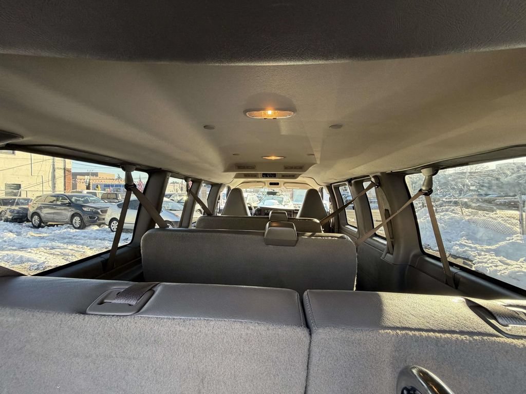 Used 2022 Chevrolet Express 2500 LS RWD image 9