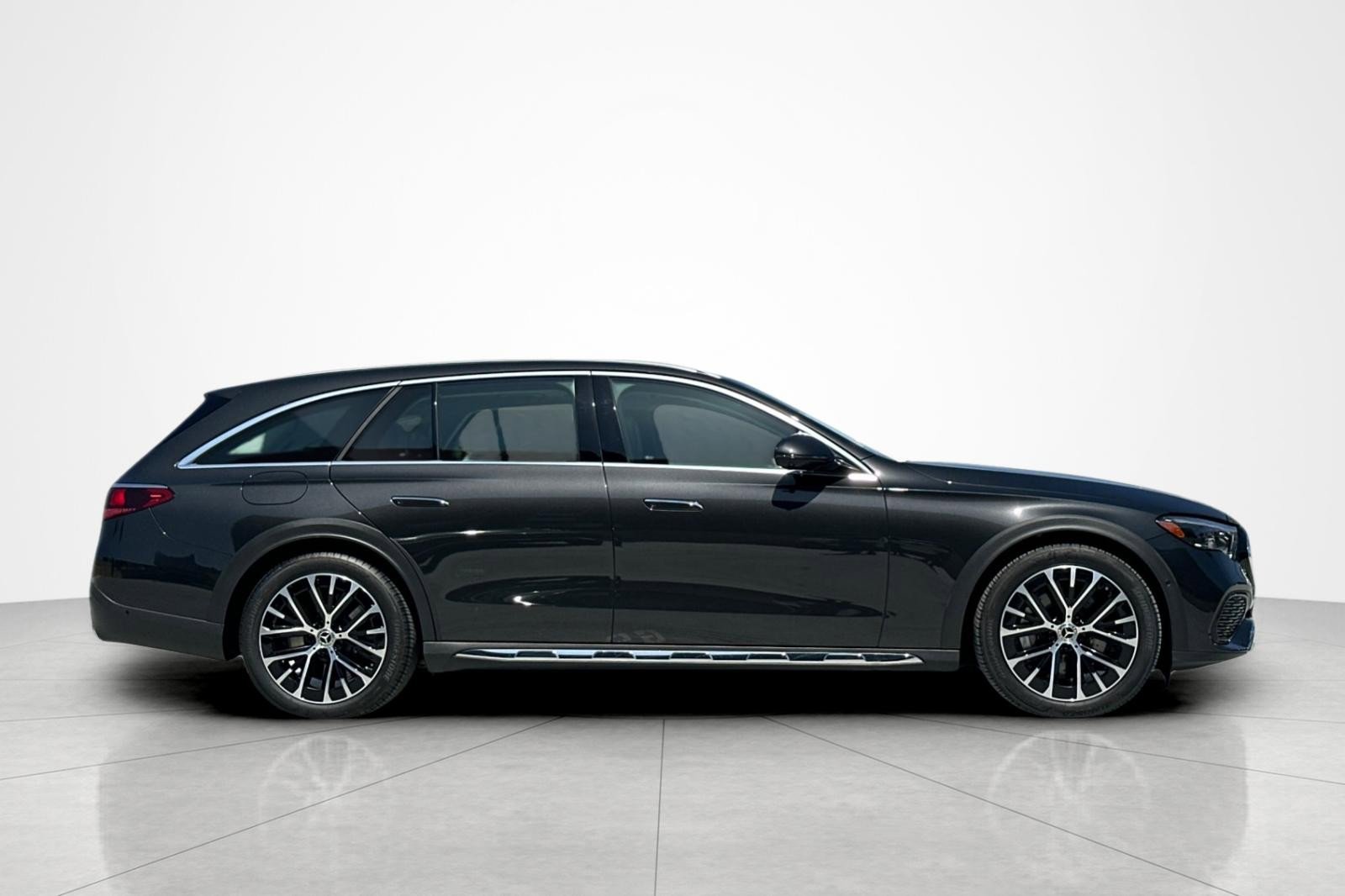 Used 2025 Mercedes-Benz E 450 4MATIC All-Terrain Wagon image 6
