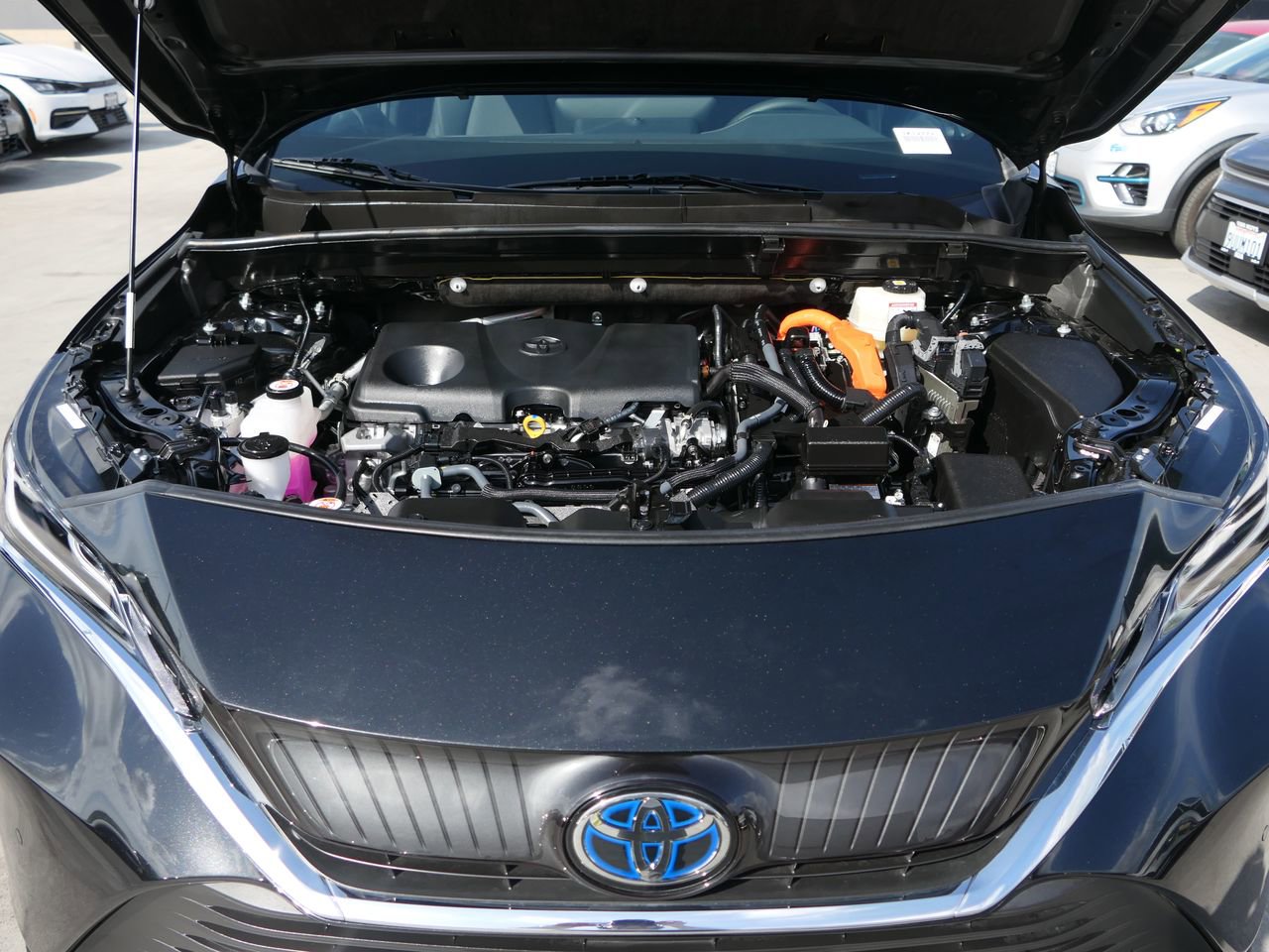 Used 2024 Toyota Venza XLE image 33