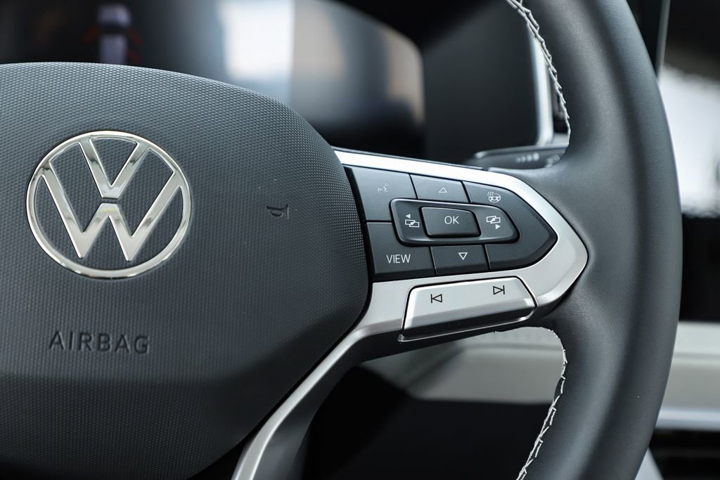 New 2026 Volkswagen Taos SE FWD image 59
