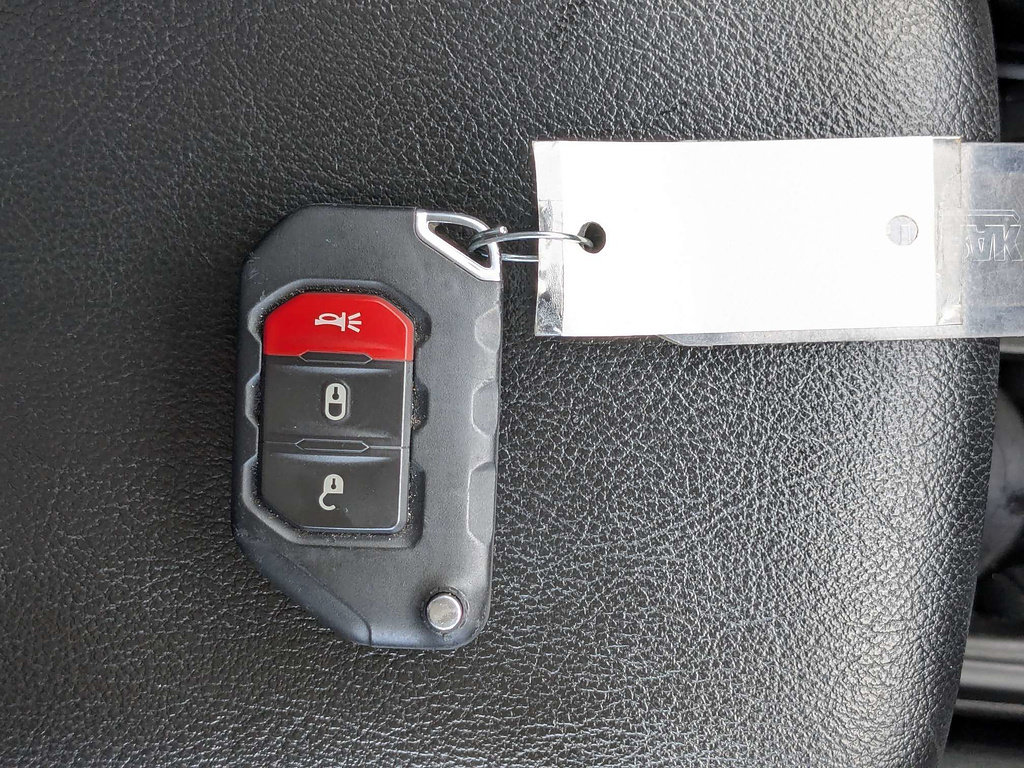 Used 2024 Jeep Wrangler Unlimited Rubicon AWD/4WD image 31