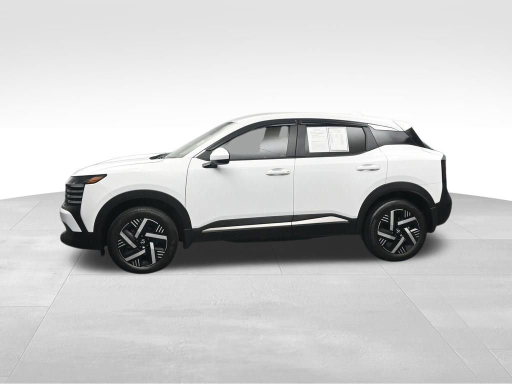 Used 2025 Nissan Kicks SV FWD image 2