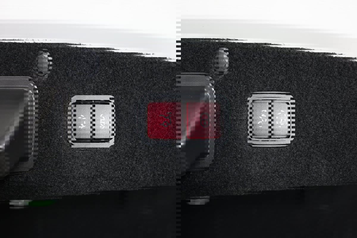 Used 2020 Mercedes-Benz S 560 4MATIC Sedan image 33