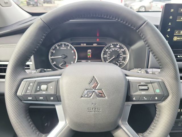 New 2026 Mitsubishi Outlander SE image 24