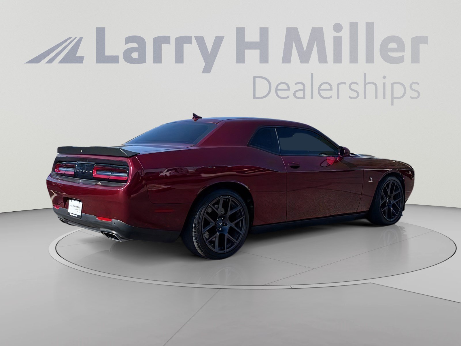 Used 2018 Dodge Challenger R/T Scat Pack w/ Leather Interior Group RWD image 7