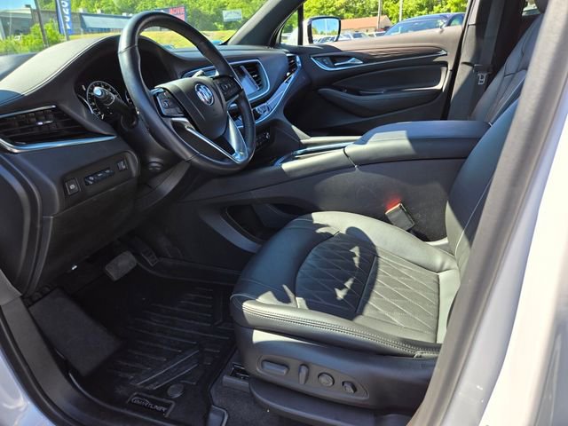 Used 2022 Buick Enclave Avenir w/ Avenir Technology Package AWD/4WD image 10