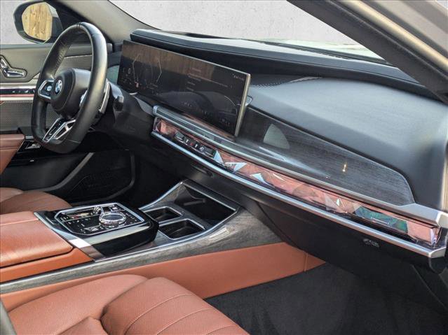 Used 2023 BMW 740i image 24