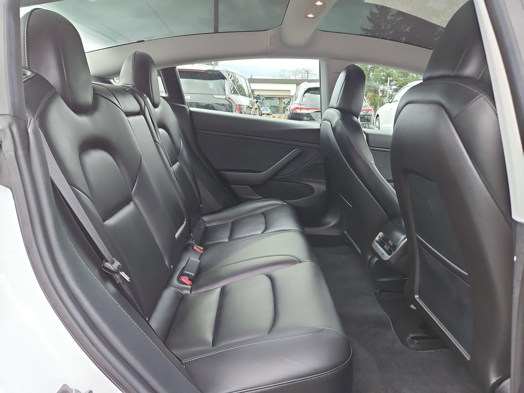 Used 2018 Tesla Model 3 Long Range image 28