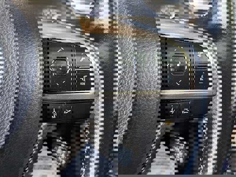 Used 2021 Lexus RX 350L Premium w/ Premium Package image 24