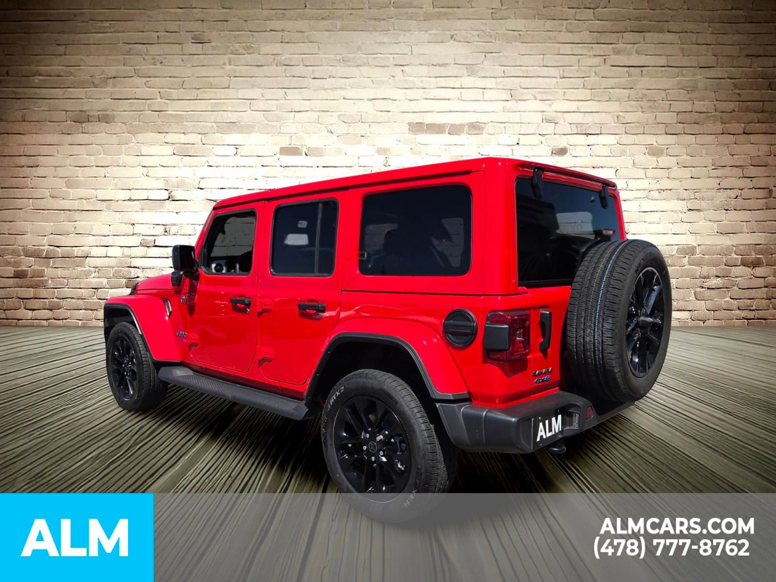 Used 2025 Jeep Wrangler Unlimited Sahara image 9
