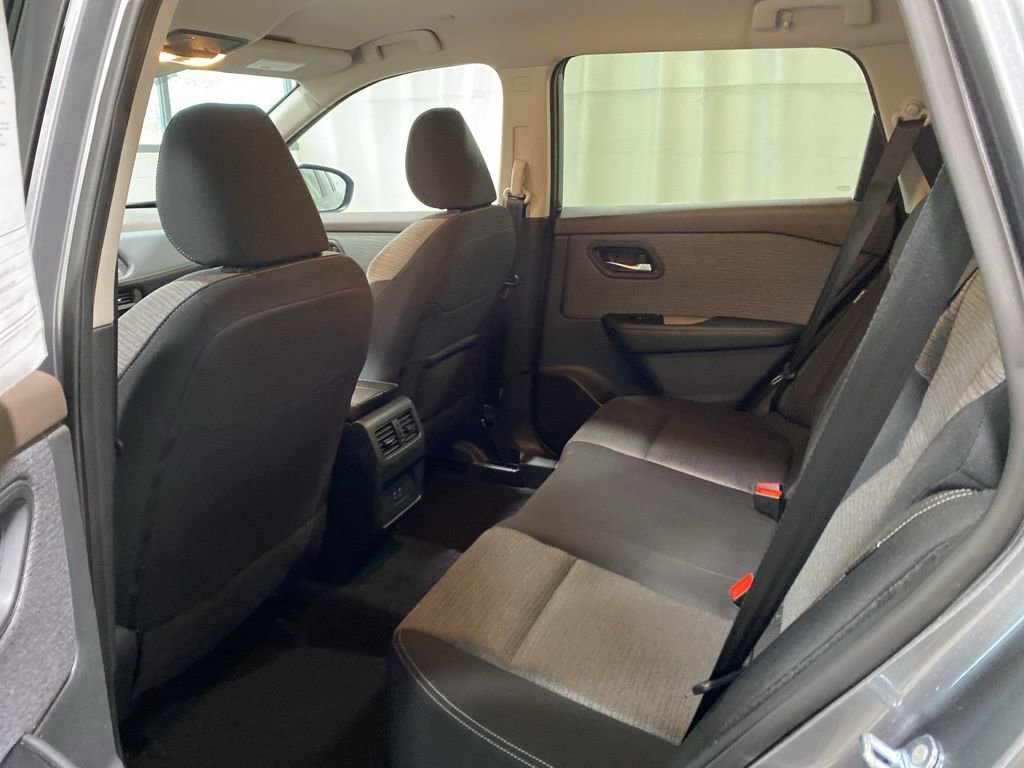 Used 2023 Nissan Rogue SV AWD/4WD image 15