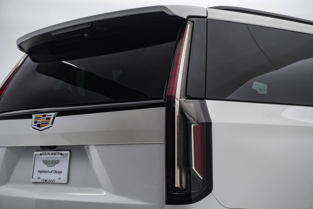 Used 2023 Cadillac Escalade V w/ Heavy-Duty Trailer Package AWD/4WD image 13
