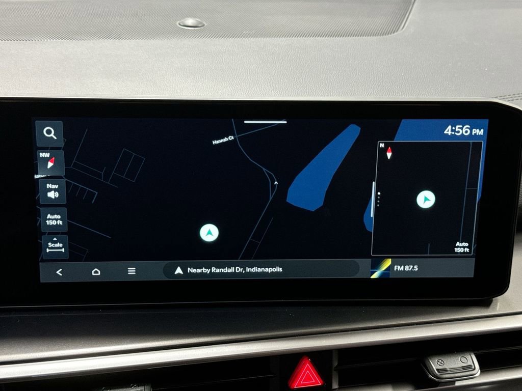 Used 2025 Kia Sorento S w/ Panoramic Sunroof Package image 21