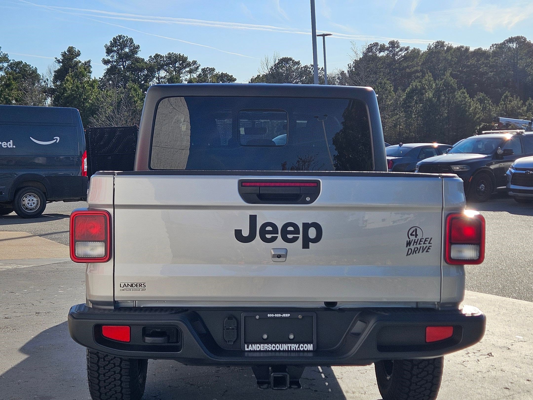 Used 2023 Jeep Gladiator Willys image 6