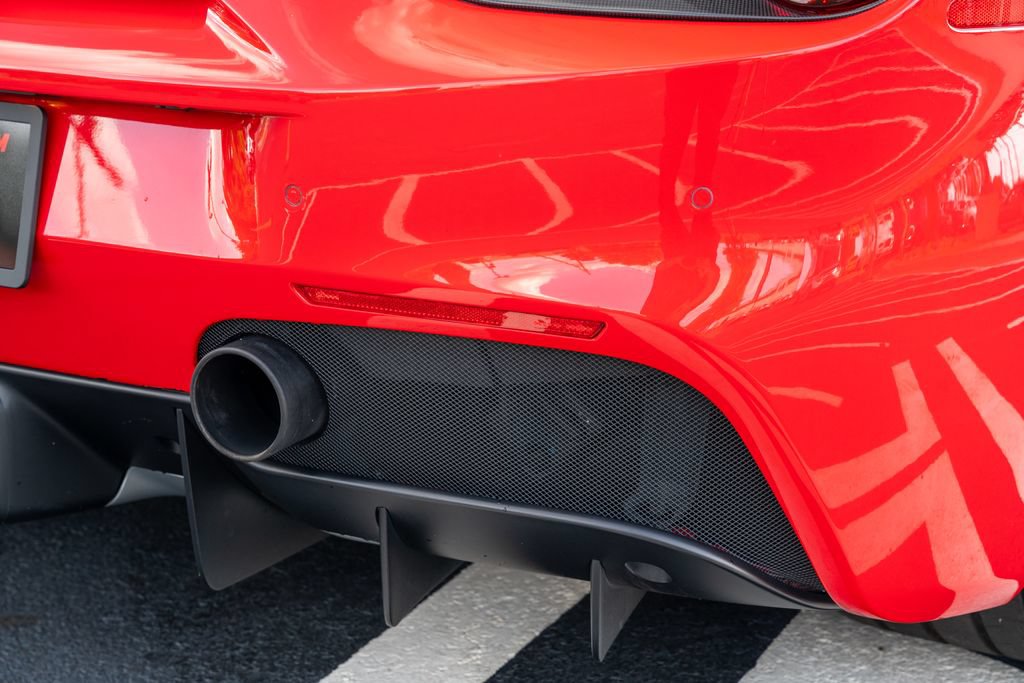 Used 2018 Ferrari 488 Spider RWD image 15